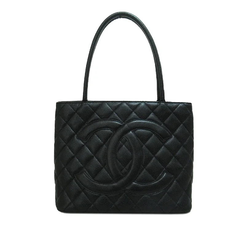 CHANEL bags for every season -Chanel Caviar Medallion Tote Bag (SHG-0z0hK1)