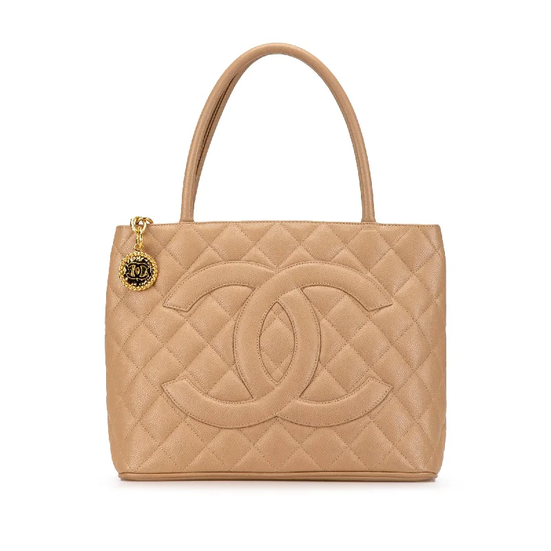 Exclusive CHANEL bags for fashion enthusiasts -Chanel Caviar Medallion Tote (SHG-Fuv1pP)