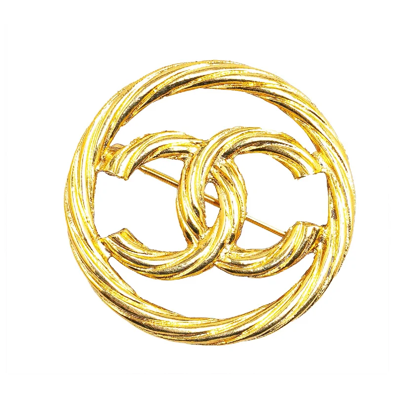 Buy CHANEL earrings with gemstone details -Chanel CC Brooch (SHG-NSFpkq)