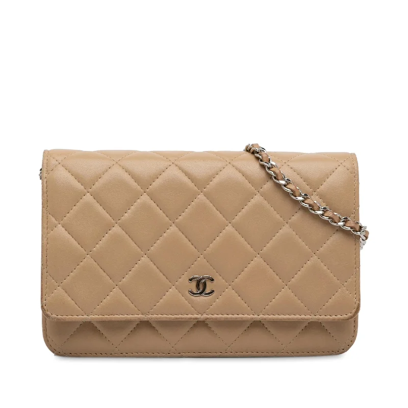 CHANEL bags with logo design -Chanel CC Classic Lambskin Wallet On Chain (SHG-kH8lRs)