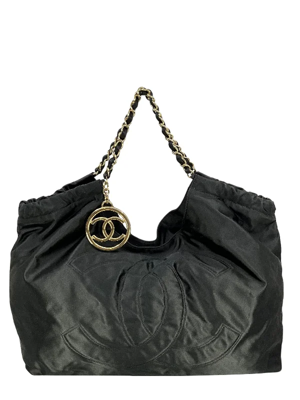 CHANEL bags with sophisticated finishes -CHANEL CC Logo Large Coco Cabas Tote NEW