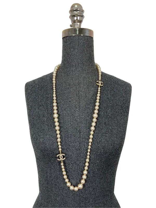 Buy CHANEL rings for every occasion -CHANEL CC Logo Timeless Classic Faux Pearl Necklace