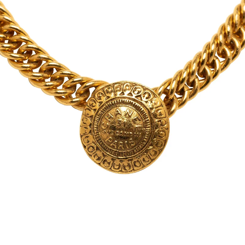 CHANEL necklaces with intricate patterns -Chanel CC Medallion Pendant Necklace (SHG-p6R6u3)