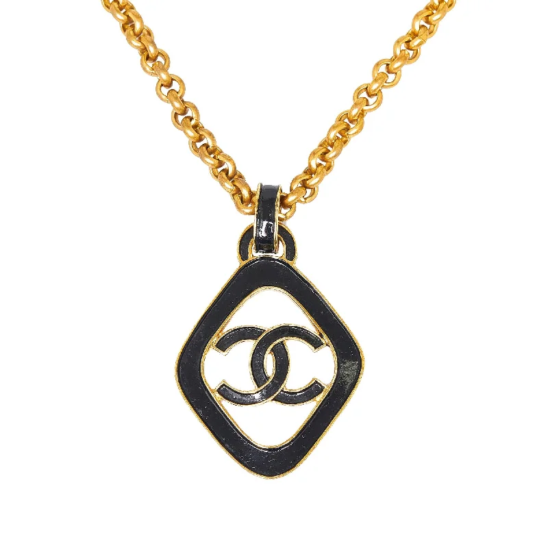 CHANEL watches with leather and gold accents -Chanel CC Pendant Necklace (SHG-2rTjhs)