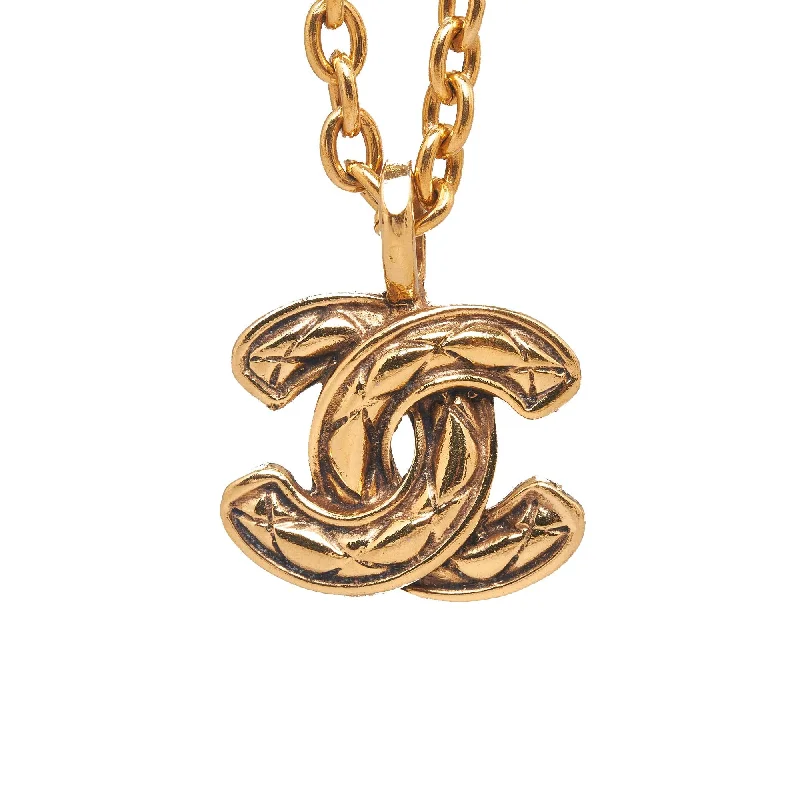 CHANEL jewelry with minimalist style -Chanel CC Pendant Necklace (SHG-um6TW1)