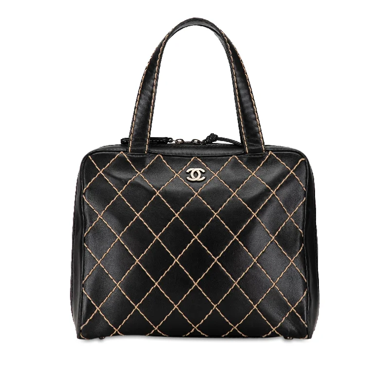 Classic CHANEL bags in modern colors -Chanel CC Wild Stitch Lambskin Handbag (SHG-19CouV)