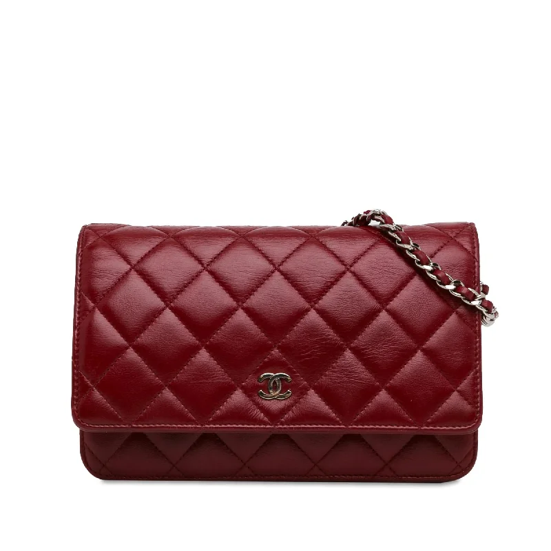 CHANEL bags with elegant chain straps -Chanel Classic Lambskin Wallet on Chain (SHG-9PvS2m)