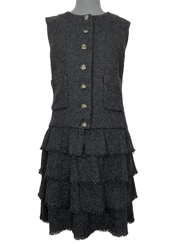 CHANEL coats with oversized fit -CHANEL Cotton Tweed Tiered Sleeveless Dress Size M