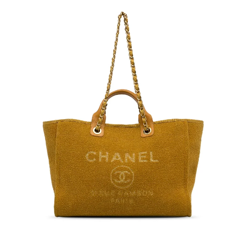 CHANEL flap bag in red leather -Chanel Deauville Tote (SHG-mibhYb)