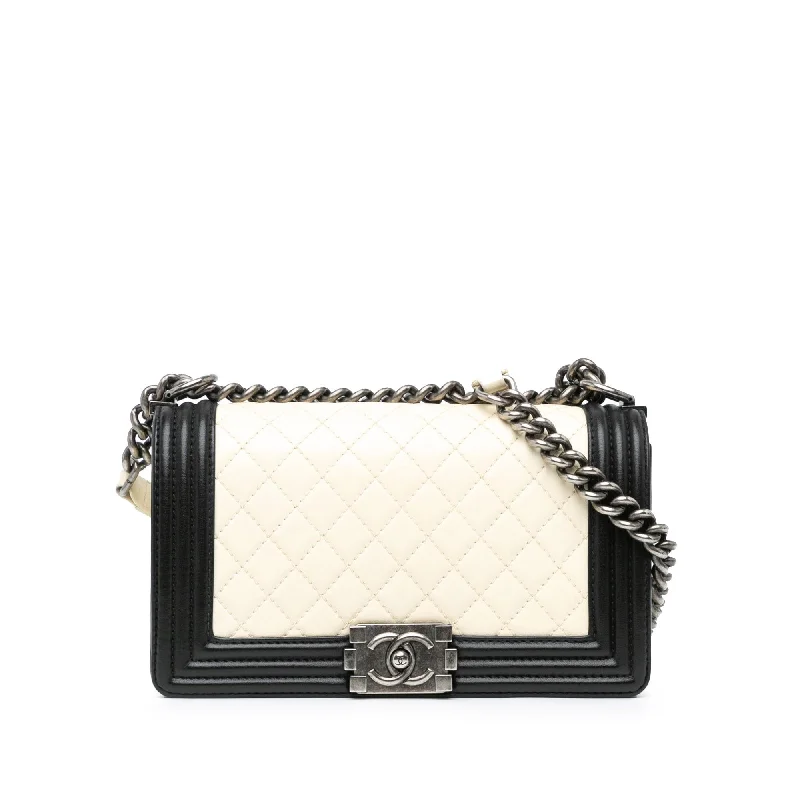 Chanel Medium Bicolor Lambskin Boy Flap (SHG-qI2Oyf)