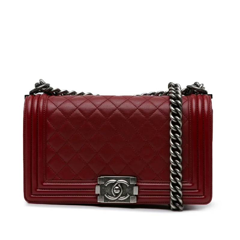 Chanel Medium Lambskin Boy Flap (SHG-xqrGFO)