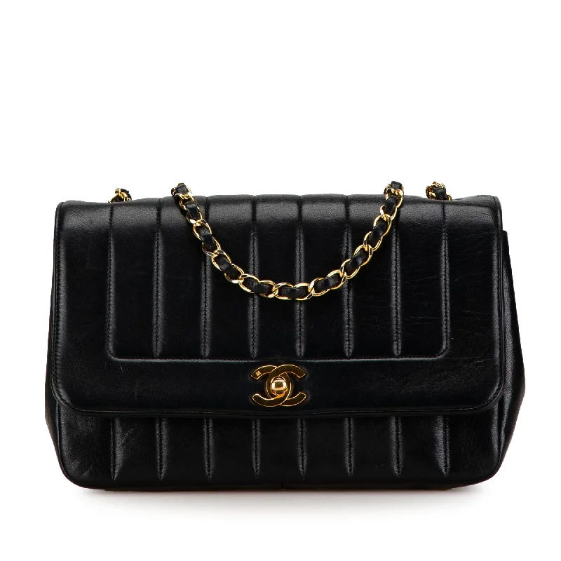 Chanel Medium Lambskin Vertical Border Flap (SHG-t5P50W)