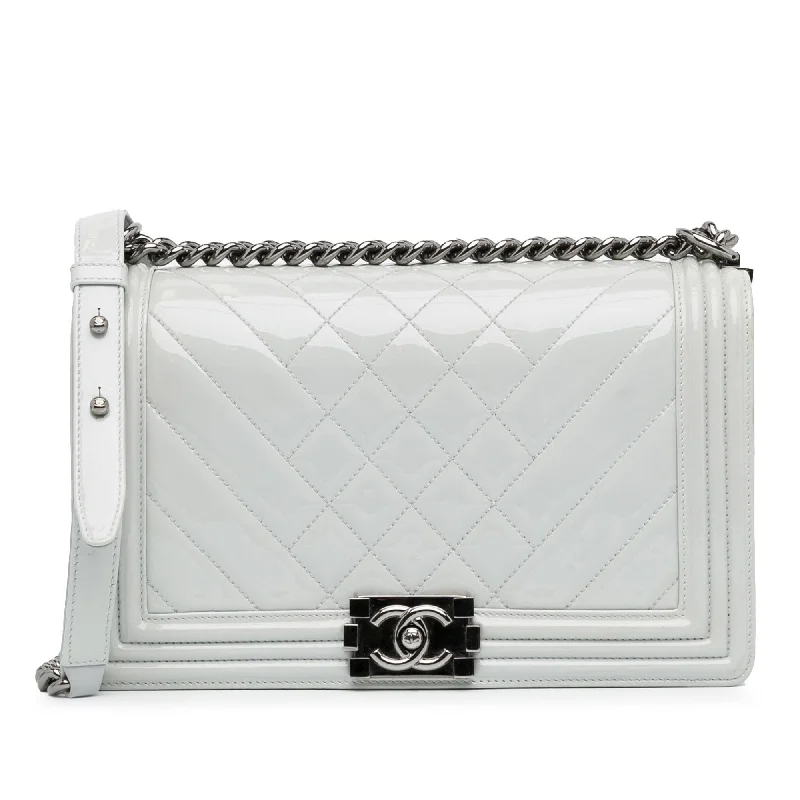 Chanel Medium Patent Boy Flap (SHG-C0XBaJ)