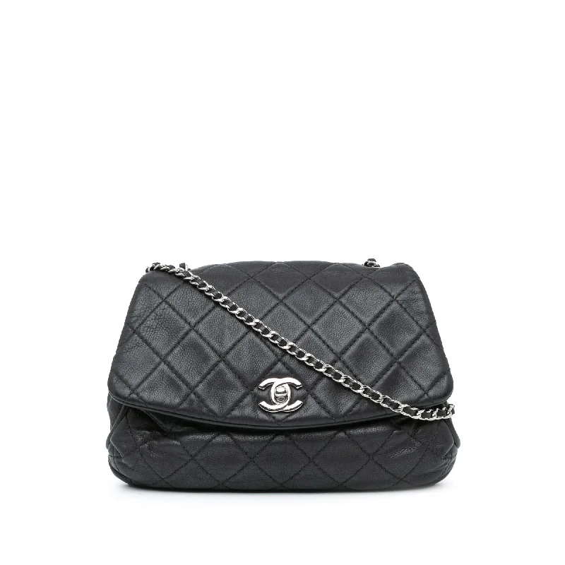 Chanel Quilted Calfskin Curvy Flap (SHG-7XhJvX)