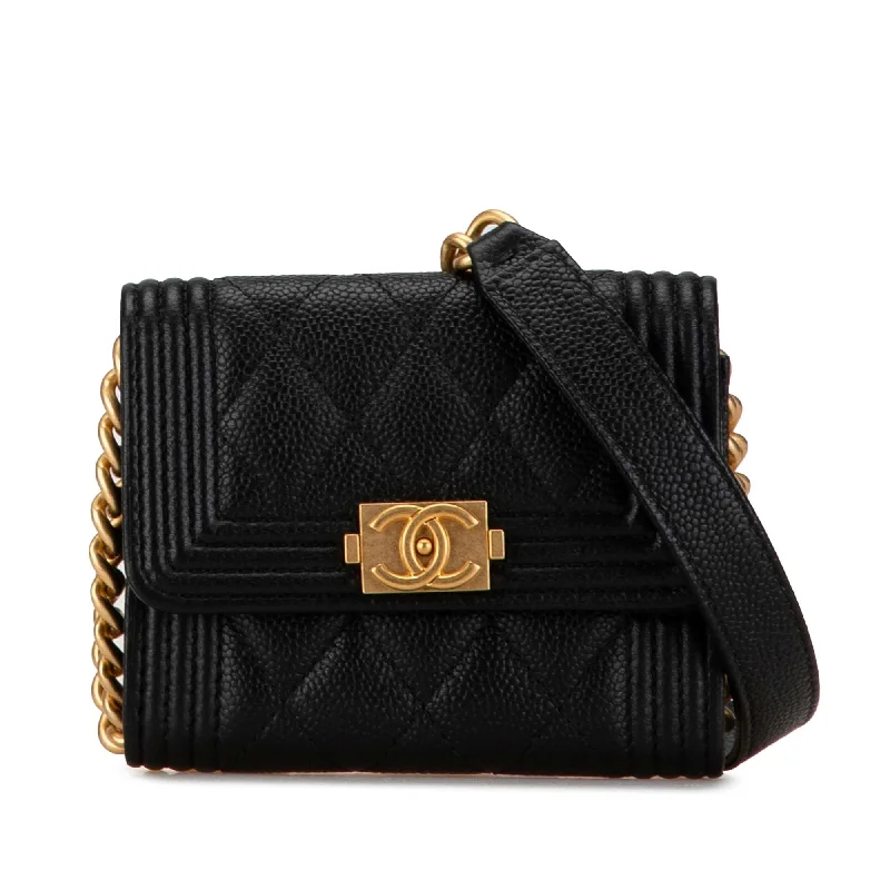 Chanel Quilted Caviar Boy Card Holder with Chain (SHG-VMUxwq)