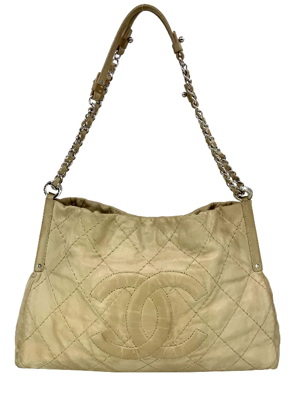 CHANEL bags with vintage appeal -CHANEL Quilted Leather Timeless CC Chain Tote Bag