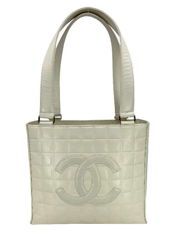 Exclusive CHANEL bags for stylish women -CHANEL Small Chocolate Bar Square Stitch Tote Bag