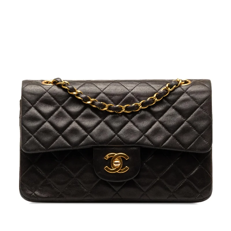 Buy CHANEL bags for women’s wardrobe -Chanel Small Classic Lambskin Double Flap (SHG-XcXBzG)