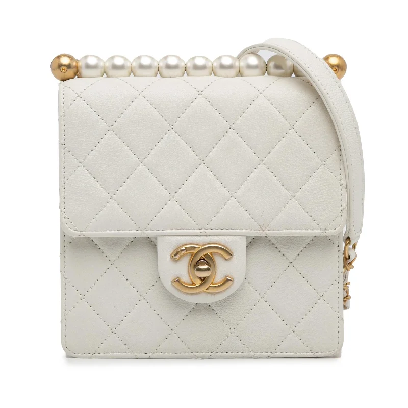 Chanel Small Lambskin Chic Pearls Flap (SHG-xDvuPI)