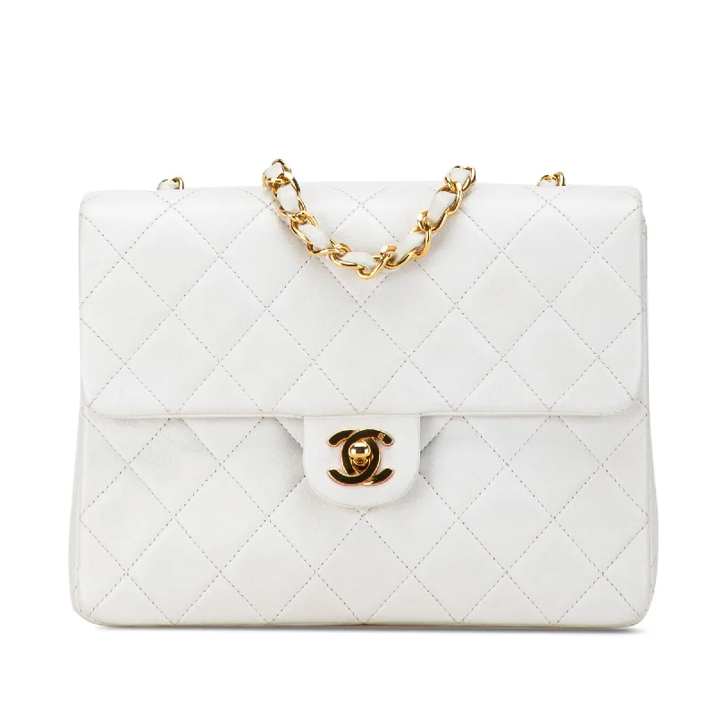 Chanel Square Classic Quilted Lambskin Flap (SHG-iqwoWK)