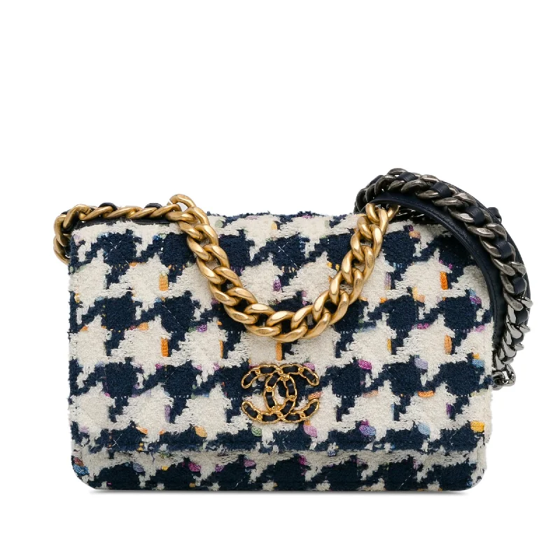 CHANEL bags with iconic color schemes -Chanel Tweed 19 Wallet On Chain (SHG-8IhucE)