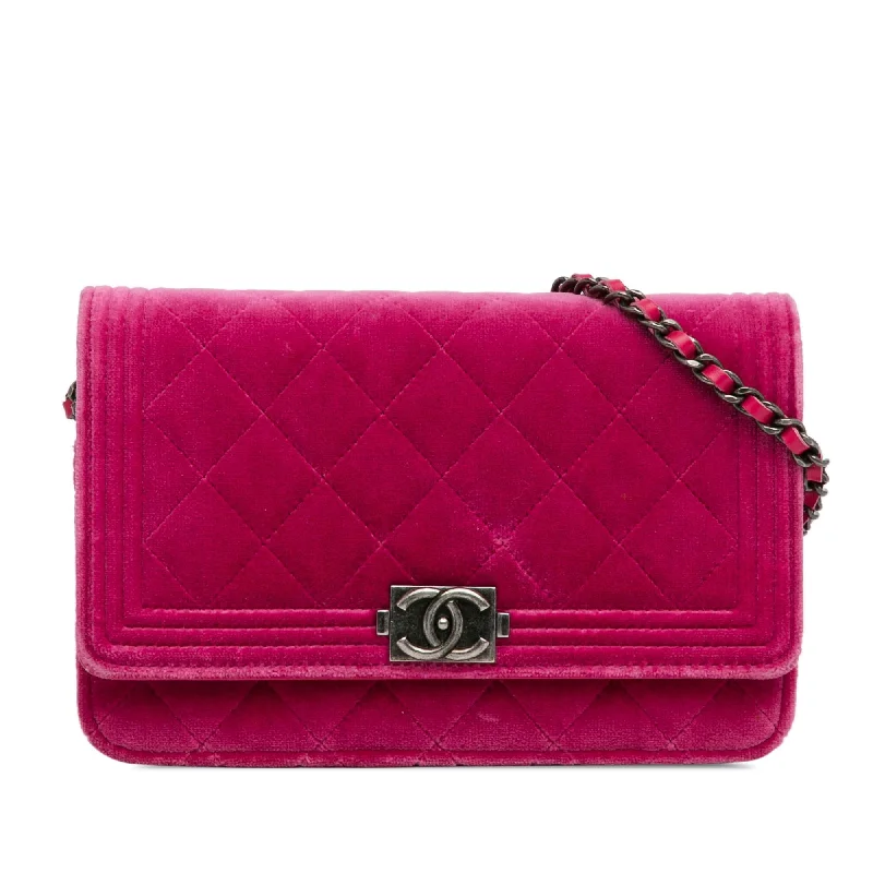 CHANEL bags with statement shapes -Chanel Velvet Boy Wallet On Chain (SHG-p9WVfn)