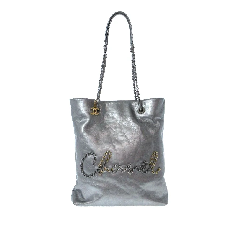 New season CHANEL bags for luxury lovers -Chanel Written In Chain Metallic Tote (SHG-iy0JC9)