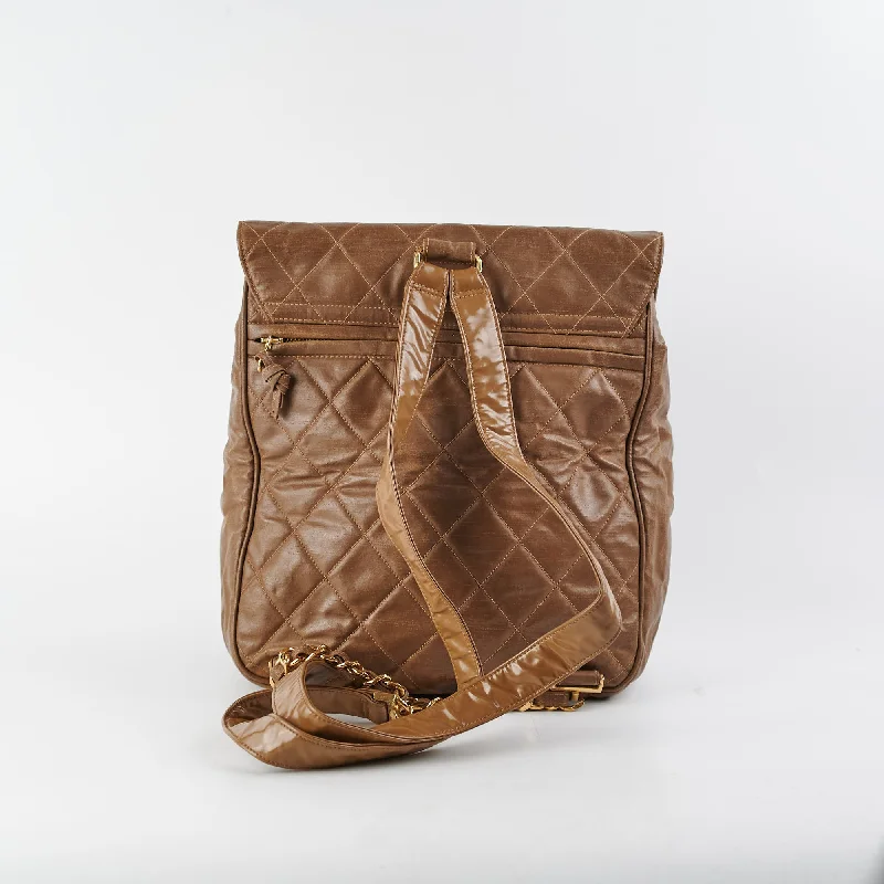 CHANEL bag with fashionable chains -Chanel Vintage Backpack Brown - Series 3