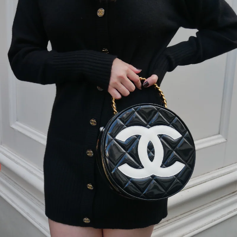 Timeless CHANEL bags with modern accents -CHANEL 1995 Round Vanity Handbag