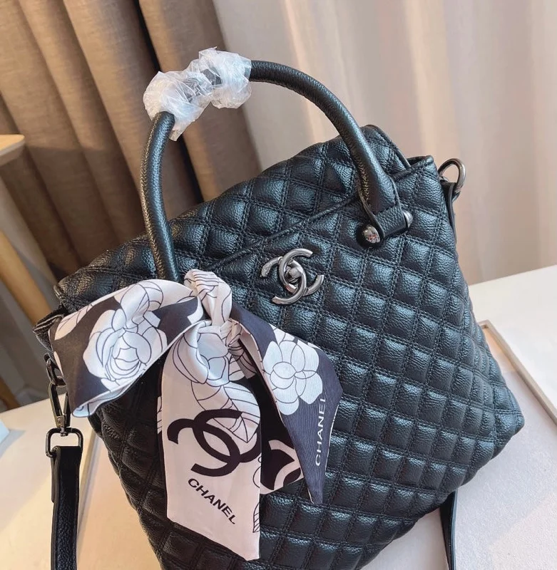 CHANEL bags with rhinestone details -Black Chanel leather Handbag