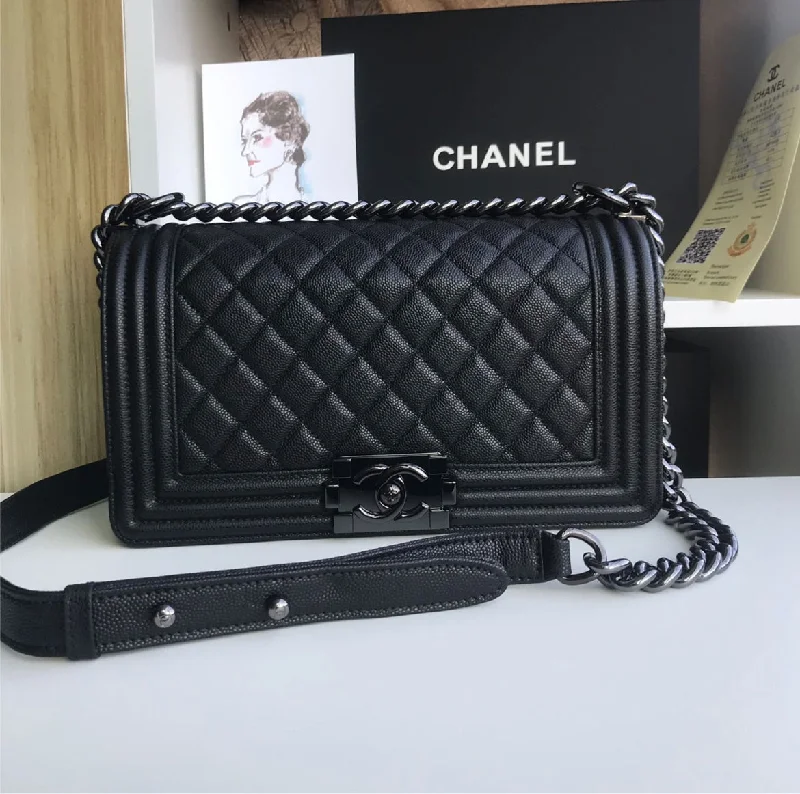 Pre-owned CHANEL bags for sale -Black leather All black Chanel handbag