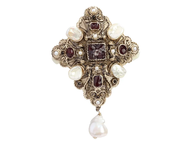 CHANEL pearl earrings for women -Chanel Large Pearl and Resin Runway Brooch