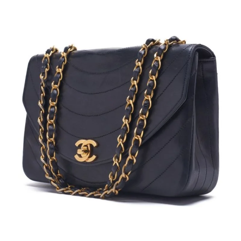 CHANEL bags with minimalist designs -Chanel Border Stitch Round Flap Turnlock Chain Shoulder  Black  Shoulder Bag  Shoulder Bag Ladies Shoulder Bag Hybrid Secondary  Ship] [SS] Dharma Sharma Online