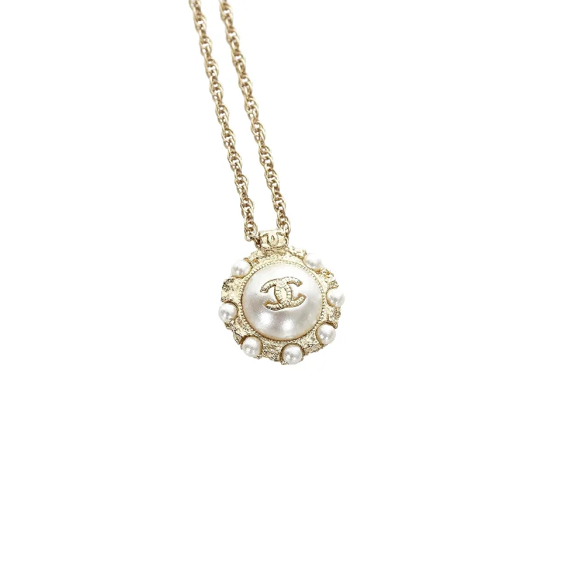 CHANEL jewelry for sale -Chanel CC Faux Pearl Pendant Necklace (2Vs4gs)