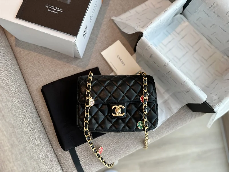 Vintage CHANEL bags for sale -CHANEL CHAIN BAG SHOULDER BAG CROSSBODY BAG