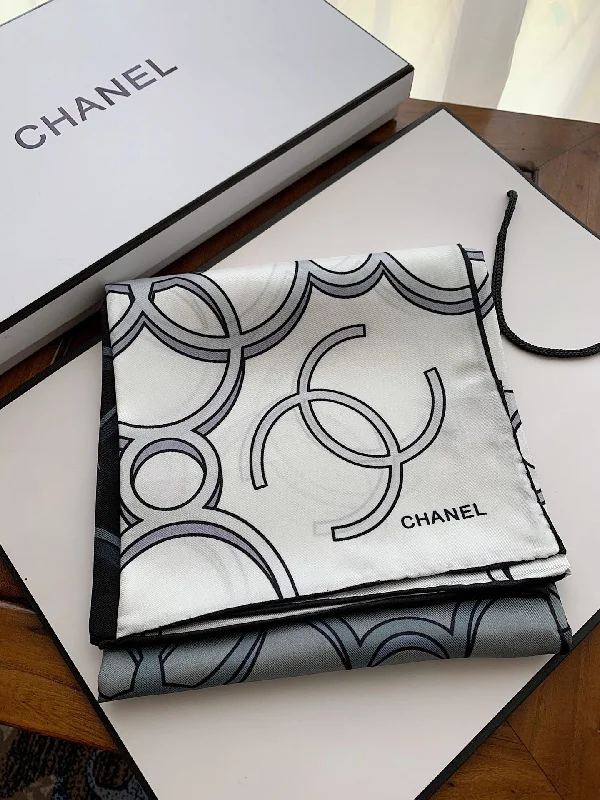 CHANEL Scarf