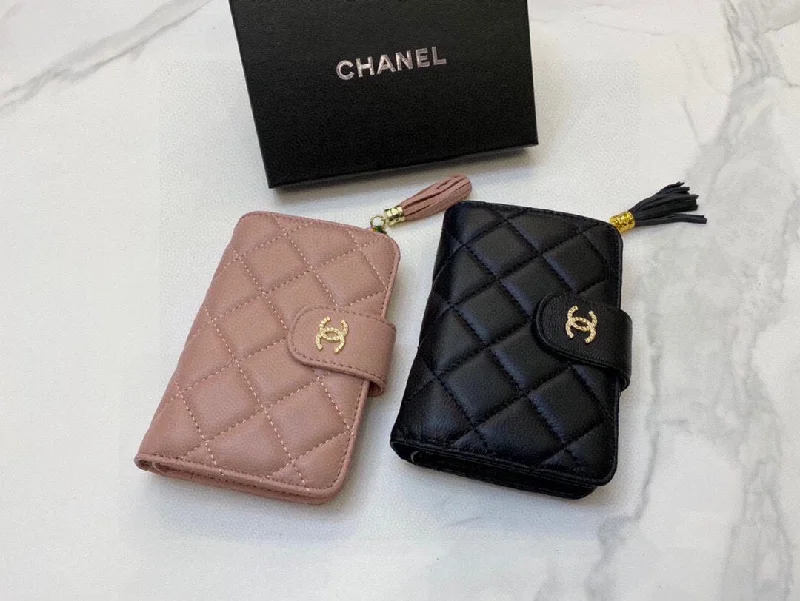 CHANEL bags with iconic color schemes -CHANEL Wallet Bag