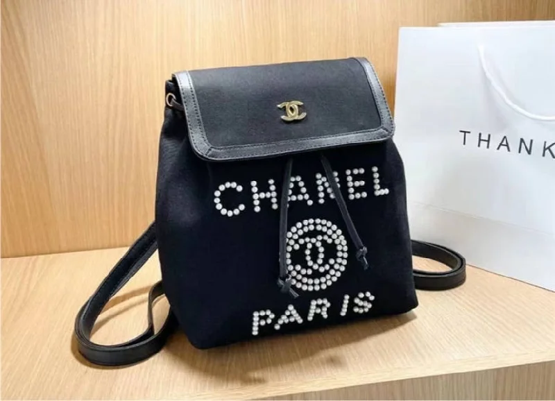 CHANEL bags with creative design details -Chanel woman pearl bead Backpack