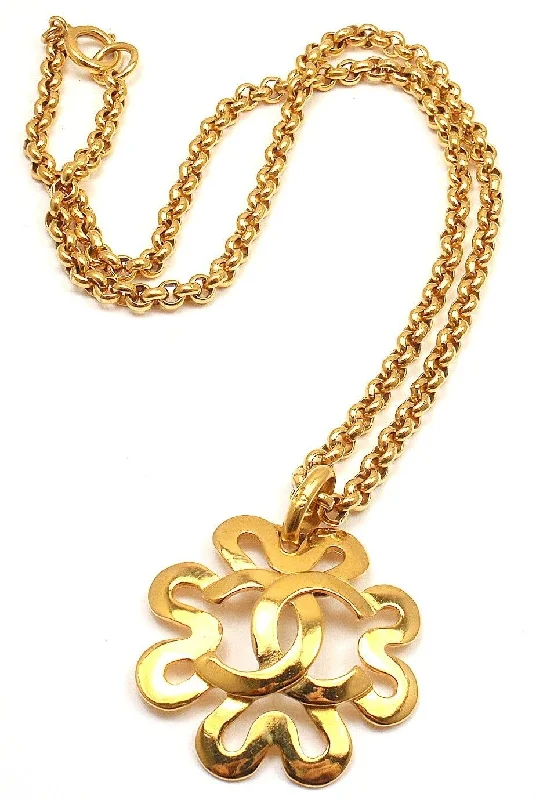 CHANEL cuff bracelets for women -CHIC! AUTHENTIC CHANEL VINTAGE GOLD TONE LOGO CC DAISY NECKLACE