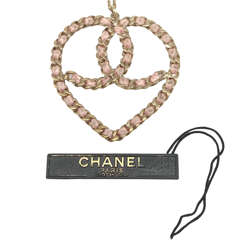 CHANEL bracelets with chain links -Vintage Chanel Necklace