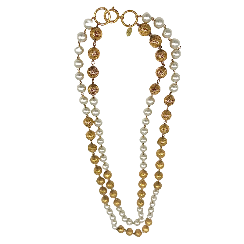 CHANEL jewelry with minimalist style -Vintage Chanel Necklace