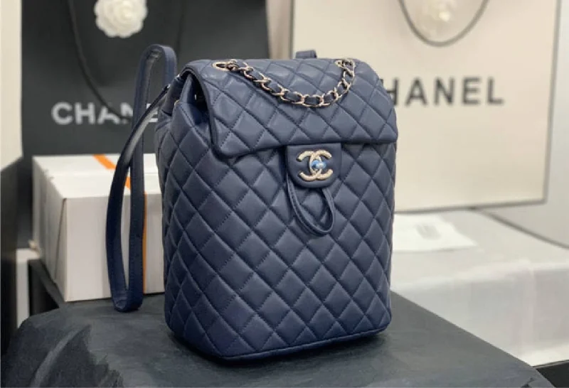 CHANEL bag with detachable handle -Soft leather woman Chanel backpack