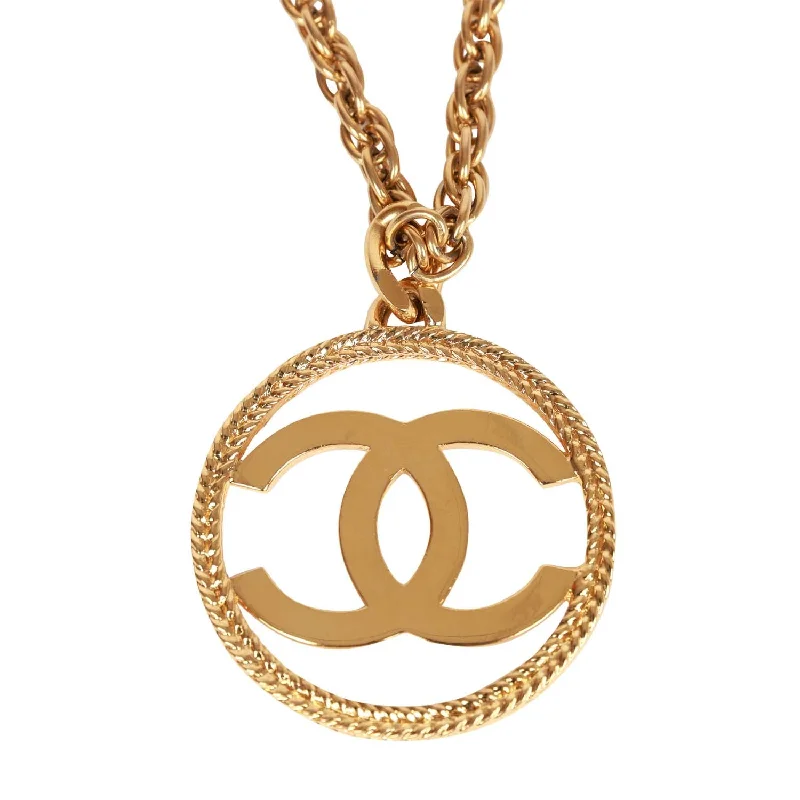 Buy CHANEL bracelets with modern textures -Chanel Vintage Gold CC Classic Pendant Necklace