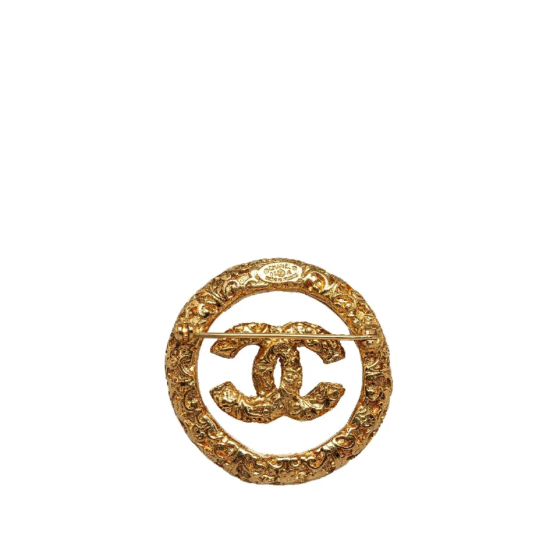 CHANEL accessories with gold-plated finishes -CHANEL CC Brooch Costume Brooch