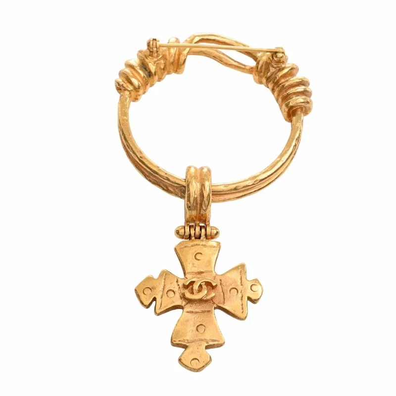 CHANEL jewelry with gold hardware -CHANEL Cross Motif Coco Mark Brooch Gold Ladies