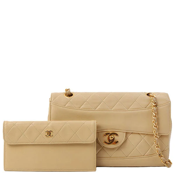 CHANEL bags with premium quilting -Chanel Around 1990 Made Design Flap Chain Bag With Pouch Beige