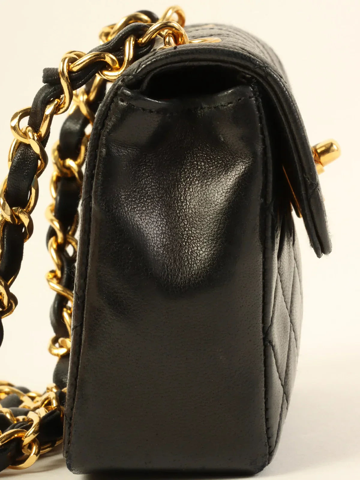 Buy CHANEL bags with high-quality craftsmanship -CHANEL Around 1990 Made Straight Flap Turn-Lock Mini Chain Bag Black