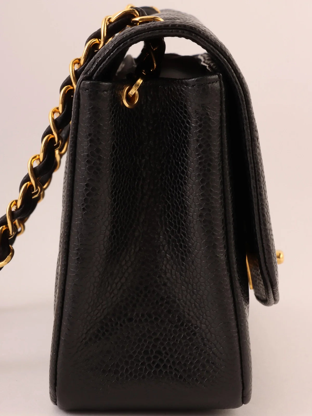 CHANEL luxury bags with elegant design -CHANEL Around 1992 Made Caviar Skin Diana Flap Chain Bag 22Cm Black