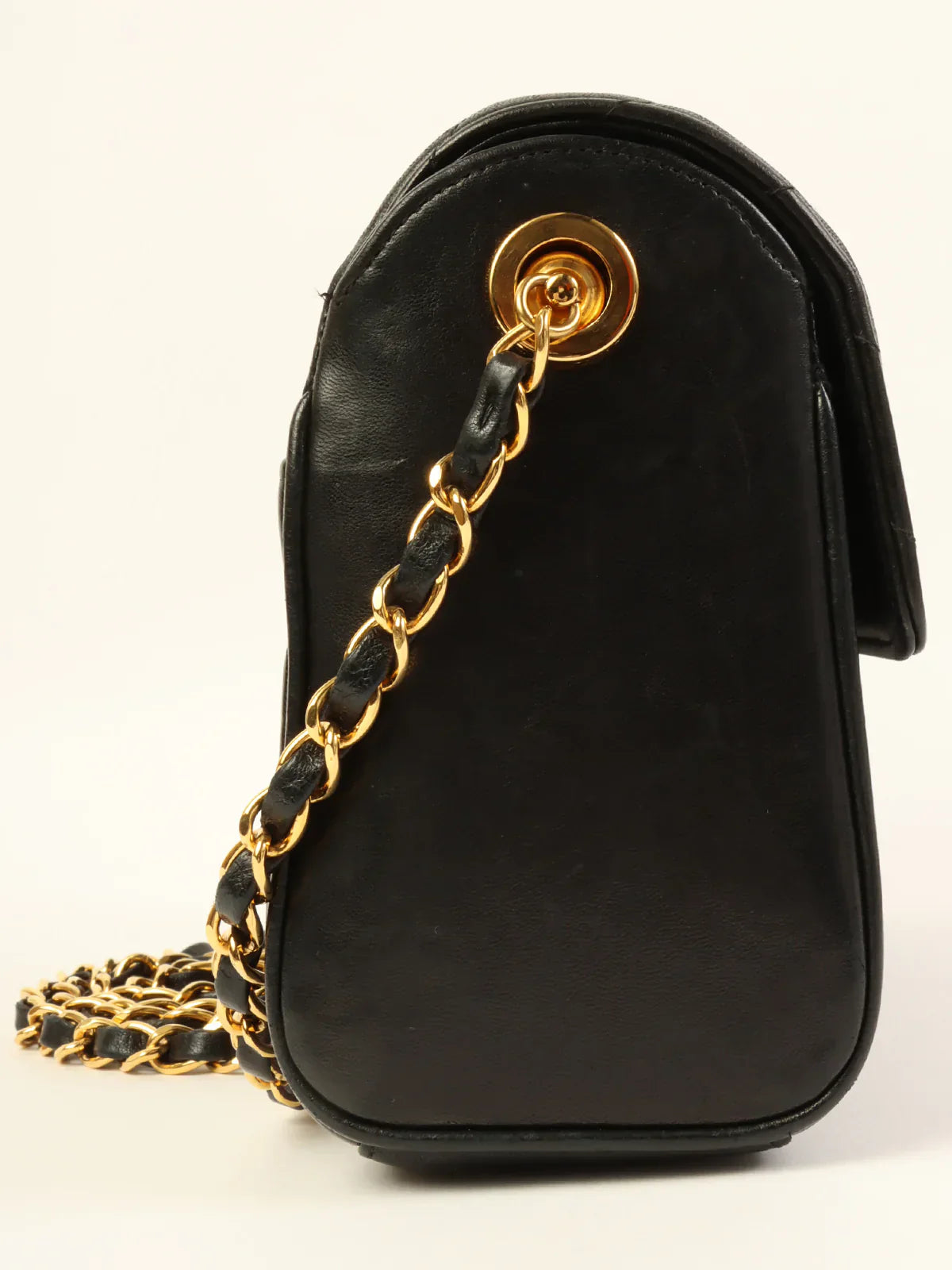 CHANEL luxury bags for fashion enthusiasts -CHANEL Around 1992 Made Chevron Turn-Lock Chain Bag Black