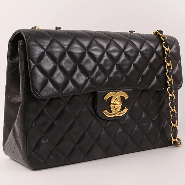 CHANEL bag with fashionable chains -CHANEL Around 1992 Made Classic Flap Chain Bag Maxi Black